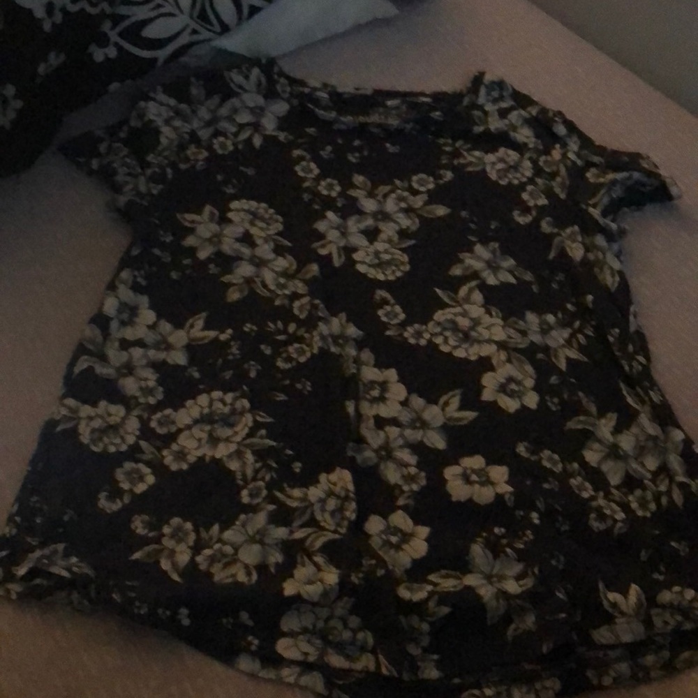 Blue flower top